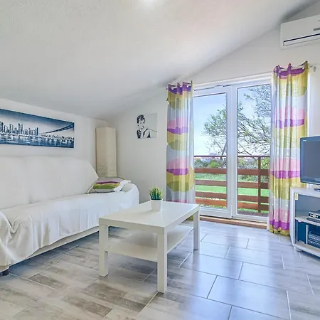 Apartment Local Family Fazana